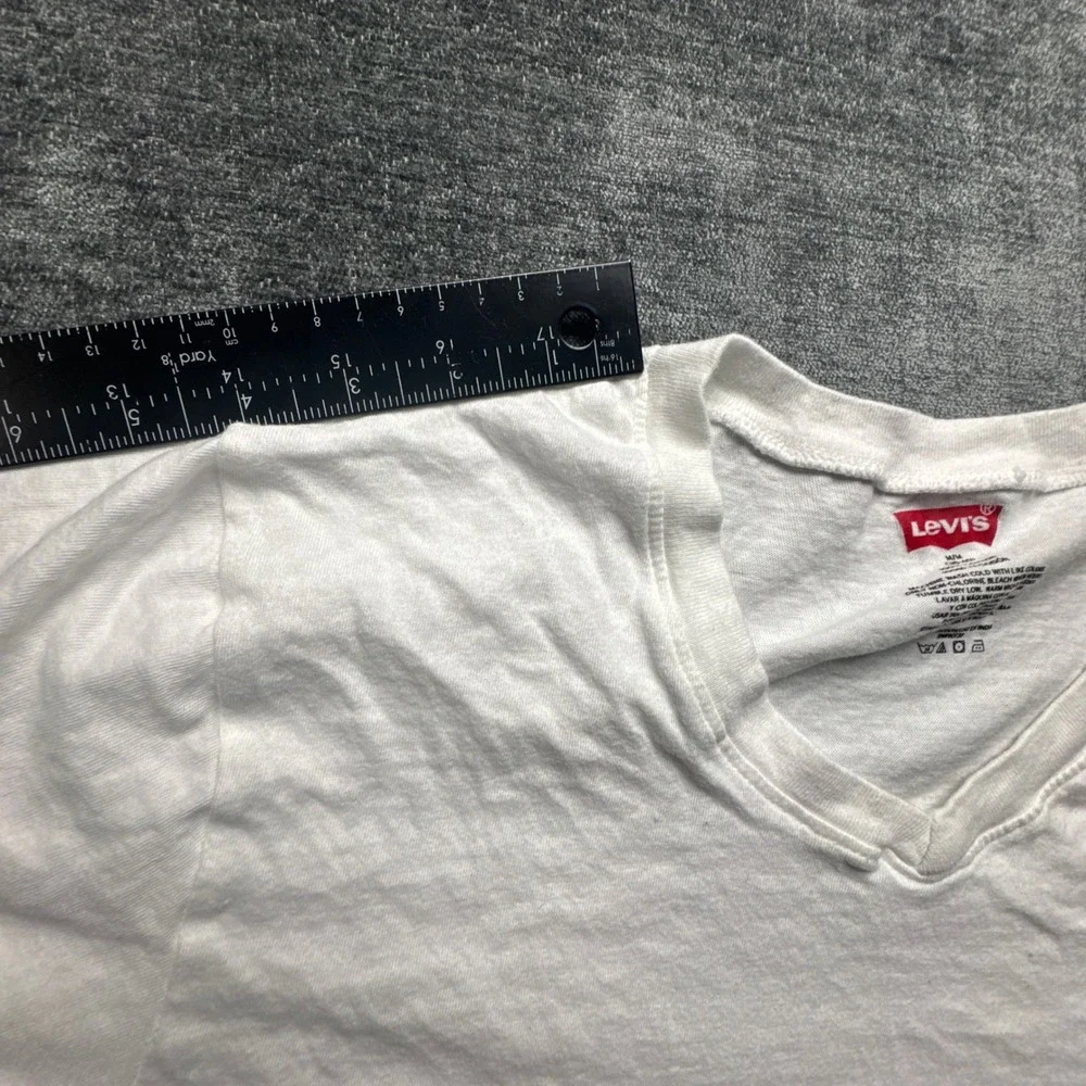 Levi's T-Shirt Mens Medium White Knit Cotton‎ Batwing Logo Slim Casual V-Neck